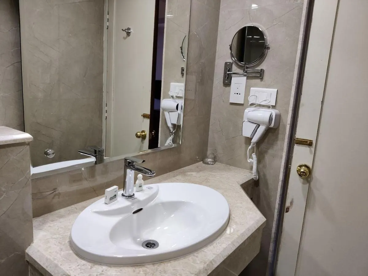 ***  Issacs Residency Hotel Munnar India