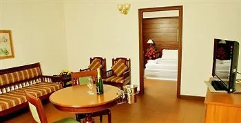 Issacs Residency Hotel Munnar