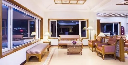 Issacs Residency Hotel Munnar