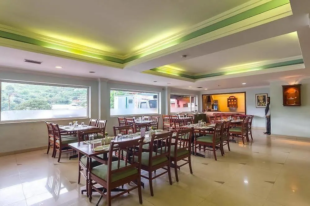 Issacs Residency Hotel Munnar