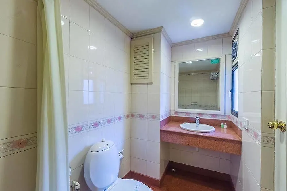 Issacs Residency Hotel Munnar